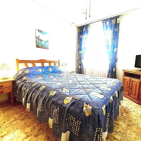 Con Piscina Cerca De La Estacion De Autobuses Daire *