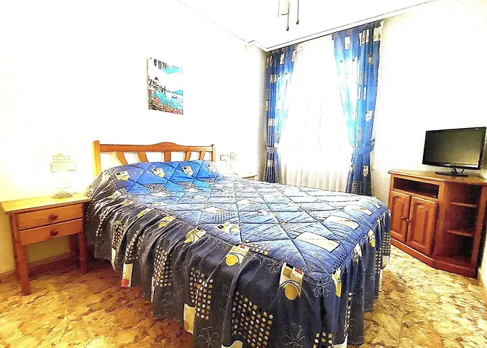 Con Piscina Cerca De La Estacion De Autobuses Daire *