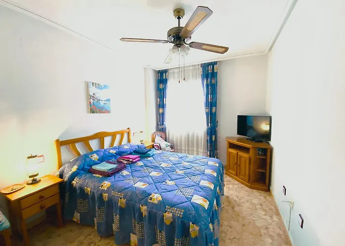 Con Piscina Cerca De La Estacion De Autobuses Daire *