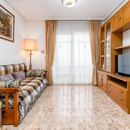 Apartamento Con Piscina Cerca De La Estacion De Autobuses *