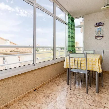 Apartamento Con Piscina Cerca De La Estacion De Autobuses