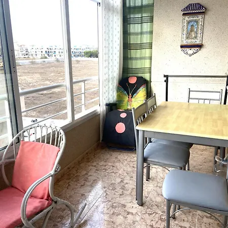 Apartamento Con Piscina Cerca De La Estacion De Autobuses Apartment *