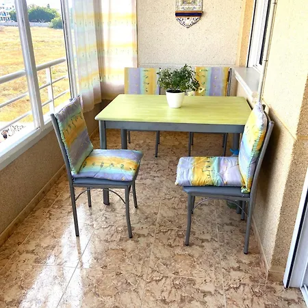 Apartamento Con Piscina Cerca De La Estacion De Autobuses *