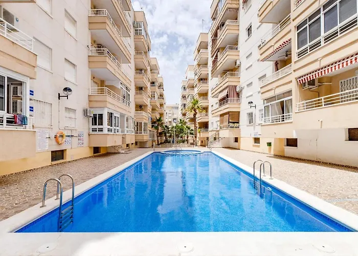 Con Piscina Cerca De La Estacion De Autobuses *