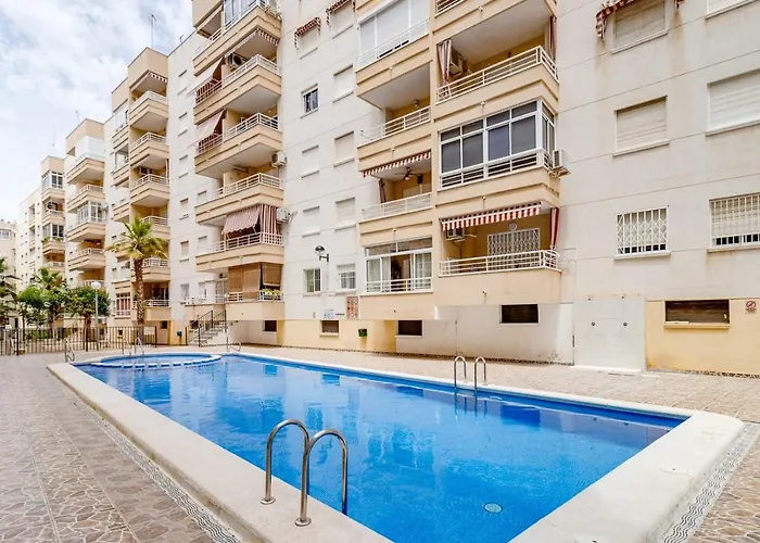 Apartment Con Piscina Cerca De La Estacion De Autobuses Torrevieja